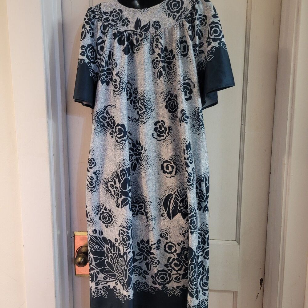 Vintage Anthony Richards house dresses/muumuus with pockets! Size Large